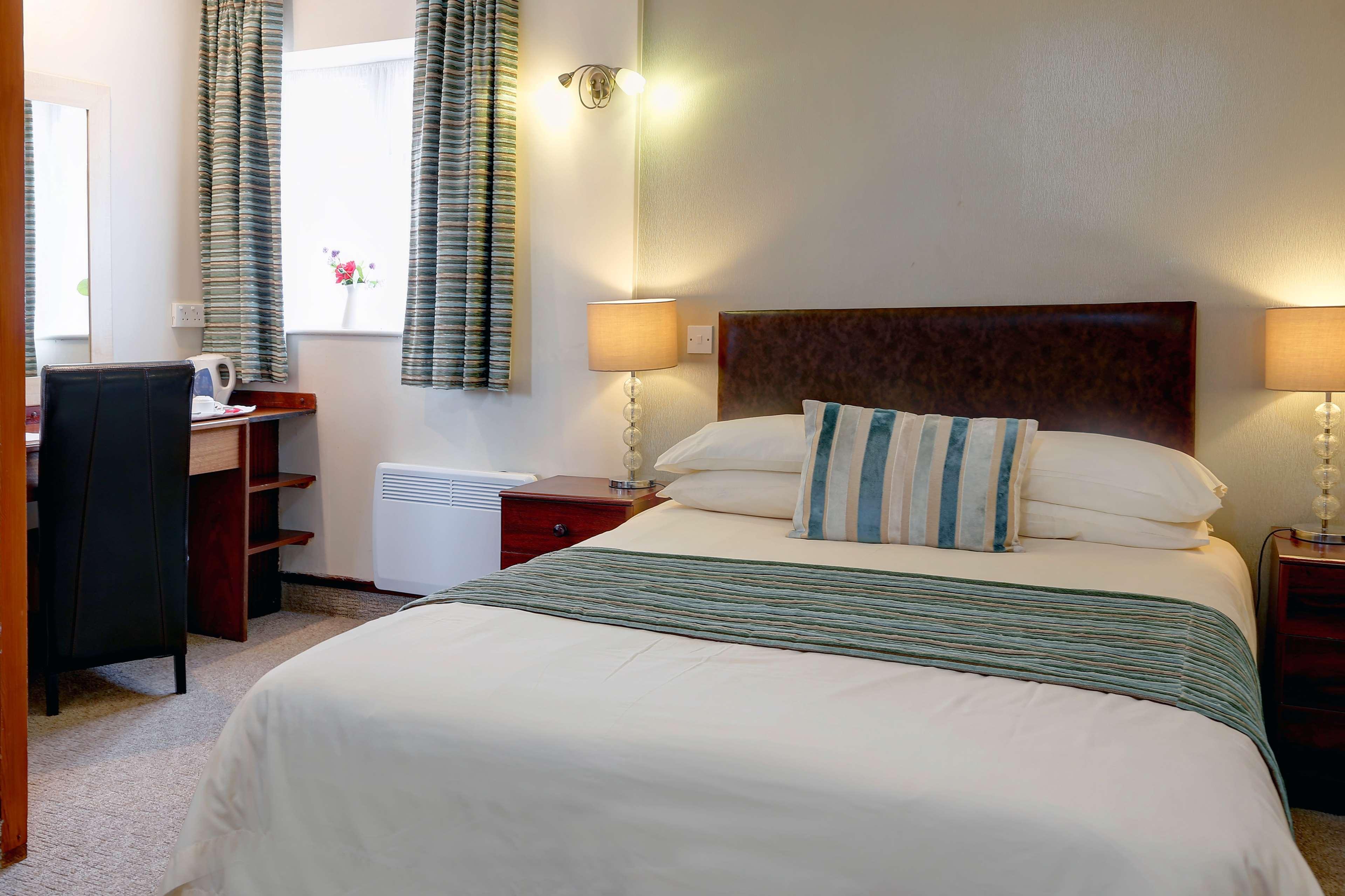 Best Western Compass Inn Tormarton Exterior photo