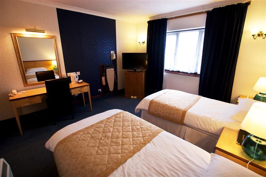 Best Western Compass Inn Tormarton Room photo