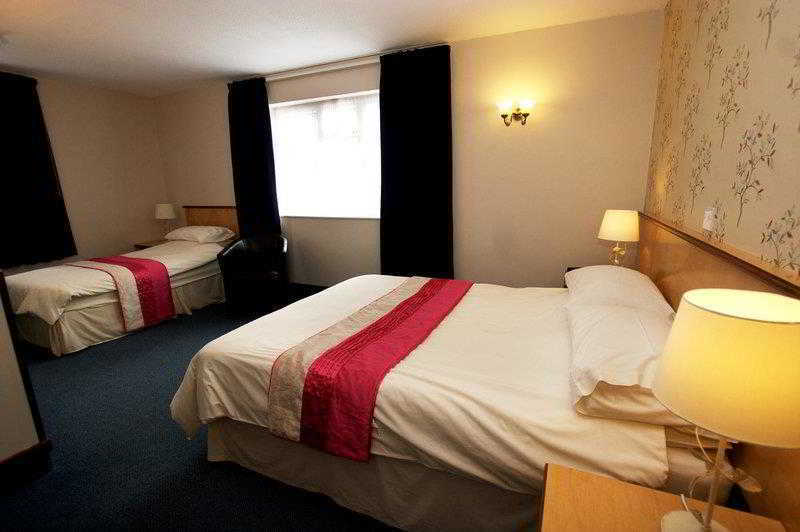 Best Western Compass Inn Tormarton Room photo