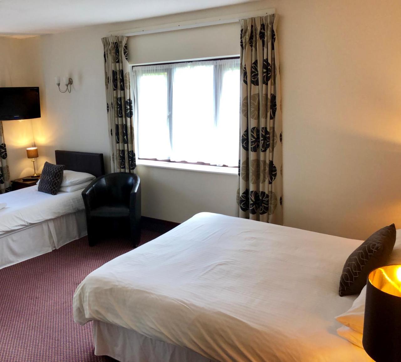 Best Western Compass Inn Tormarton Exterior photo